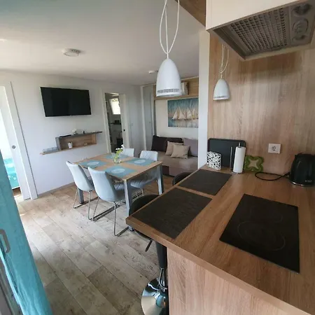 Tom Mobile Villa