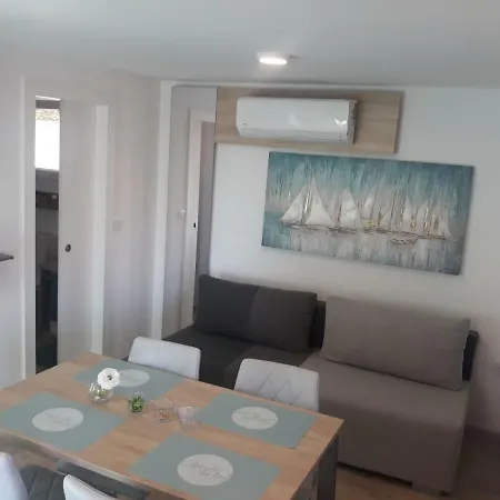 Villa Tom Mobile